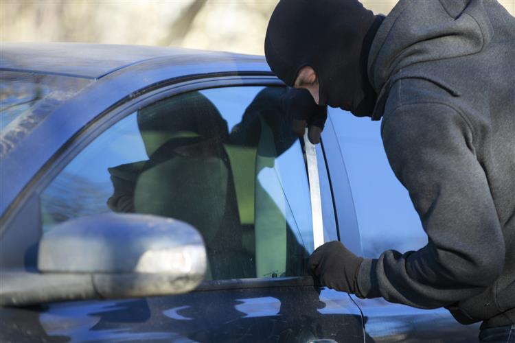 A THIRD OF DRIVERS WOULD CHALLENGE A THIEF STEALING THEIR CAR