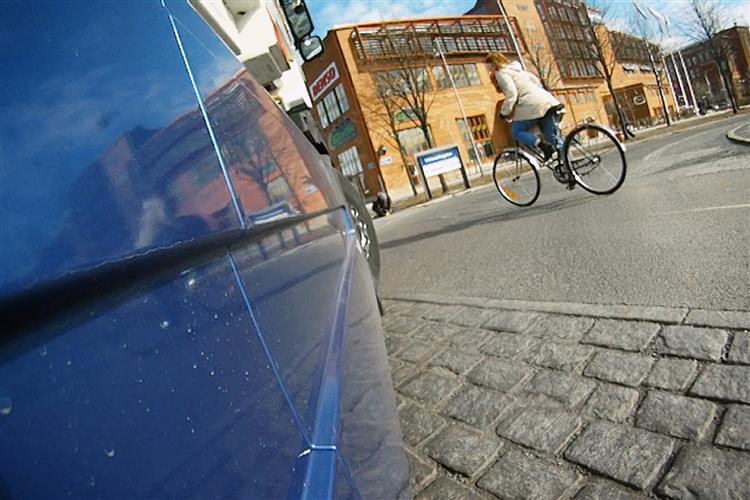 TIPS TO REDUCE CYCLIST ROAD ACCIDENTS